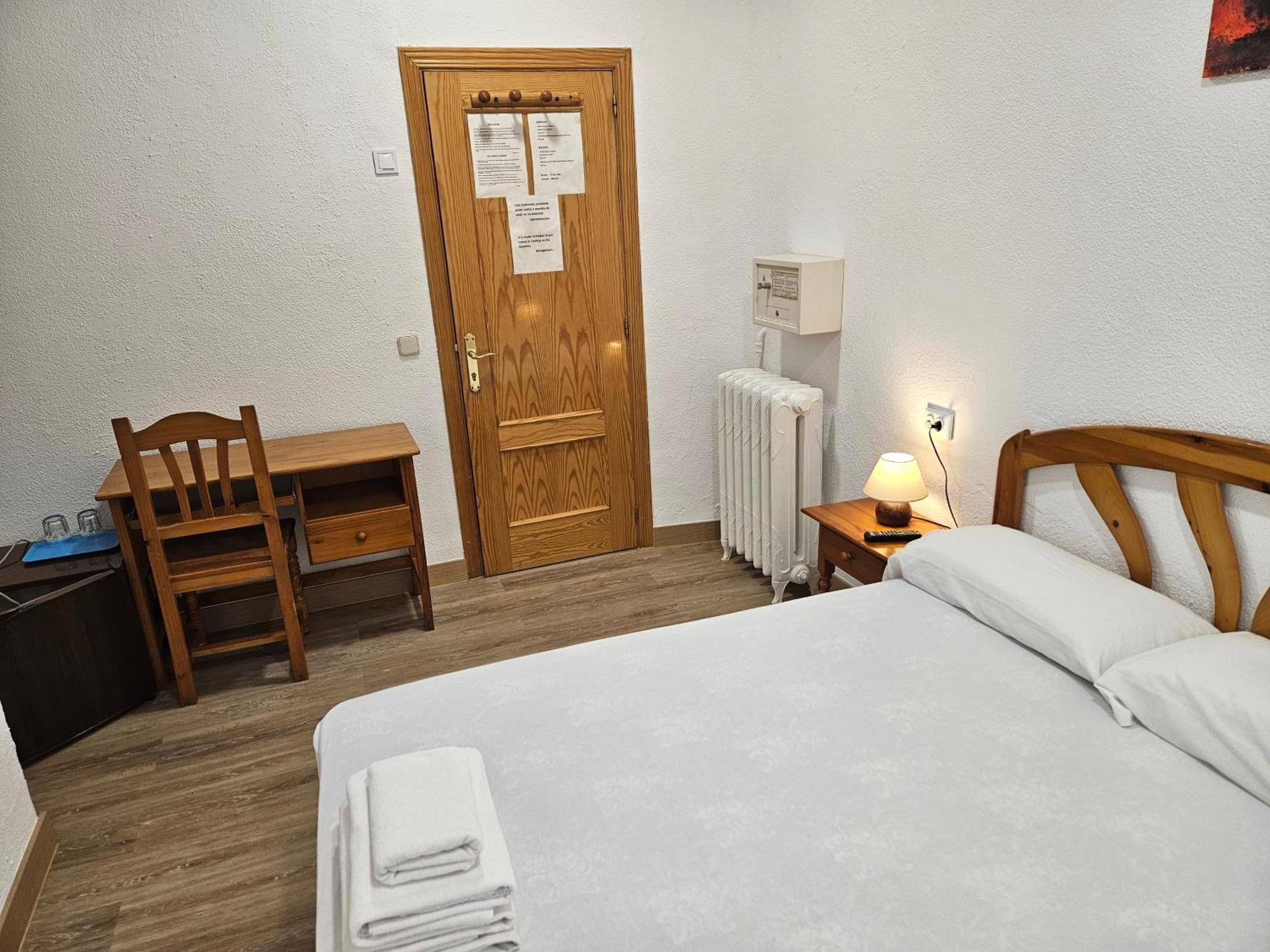 Double Room Private Bathroom